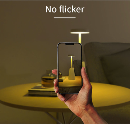 침실 DIY 디자인을위한 세 개의 CCT 스테프리스 디밍 LED 장식 조명 테이블 램프