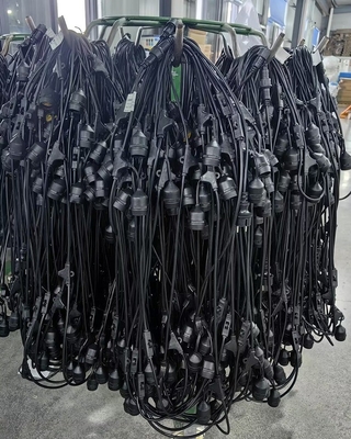 야외에 매달린 전구 세트 100m 방수 IP65 케이블 200pcs 조정 가능한 홀더와 함께