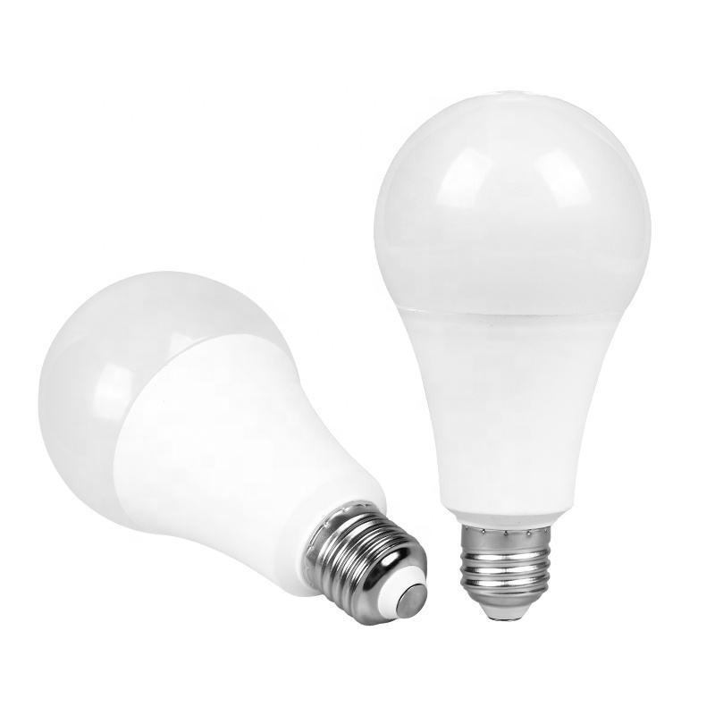 하이 뤼멘 A60 A70 LED A 전구 80 Ra 및 3000K/4000K/6500K 색 온도